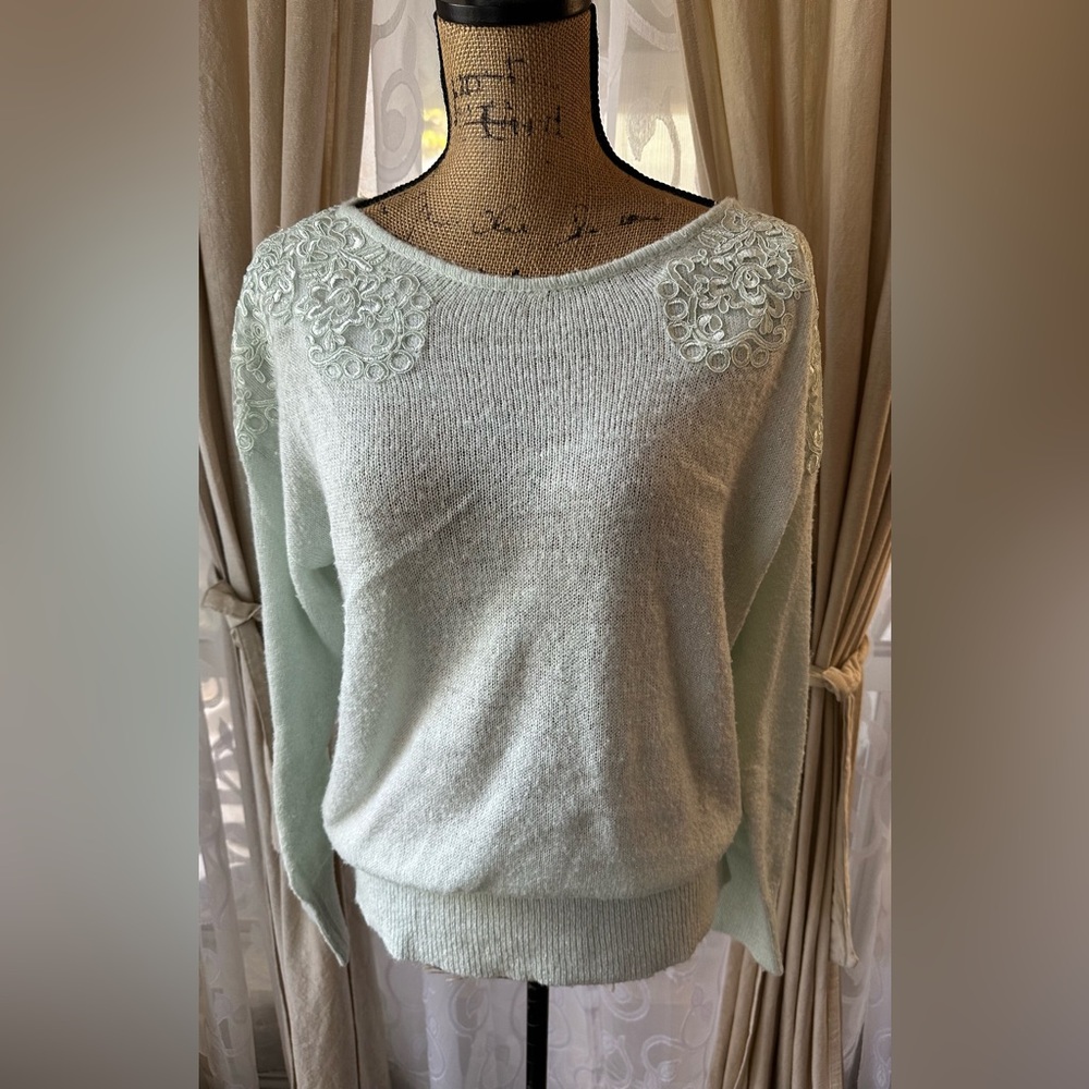ELLE Vintage Sweater Sparkly Pale Pastel Green Appliqued Drop Shoulder Size LG